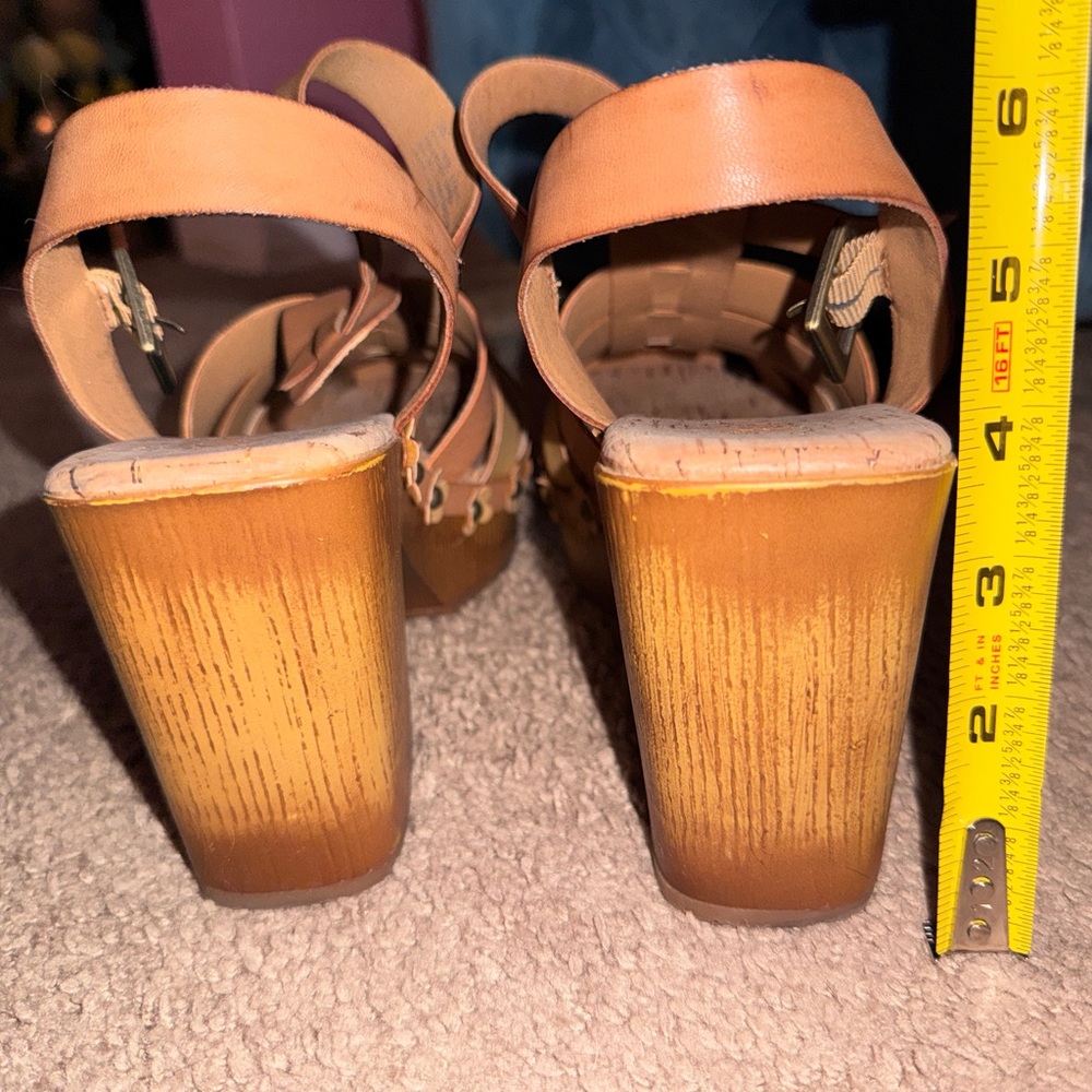 Heels - Picture 5 of 6